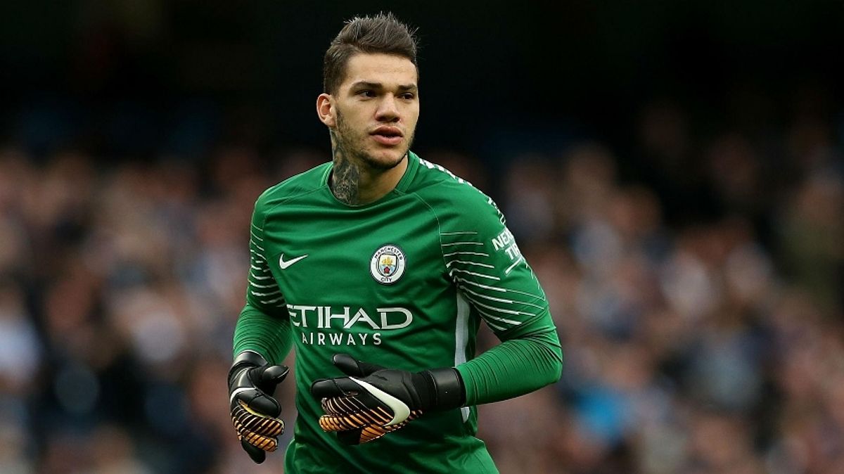 Ederson trong màu áo Manchester City